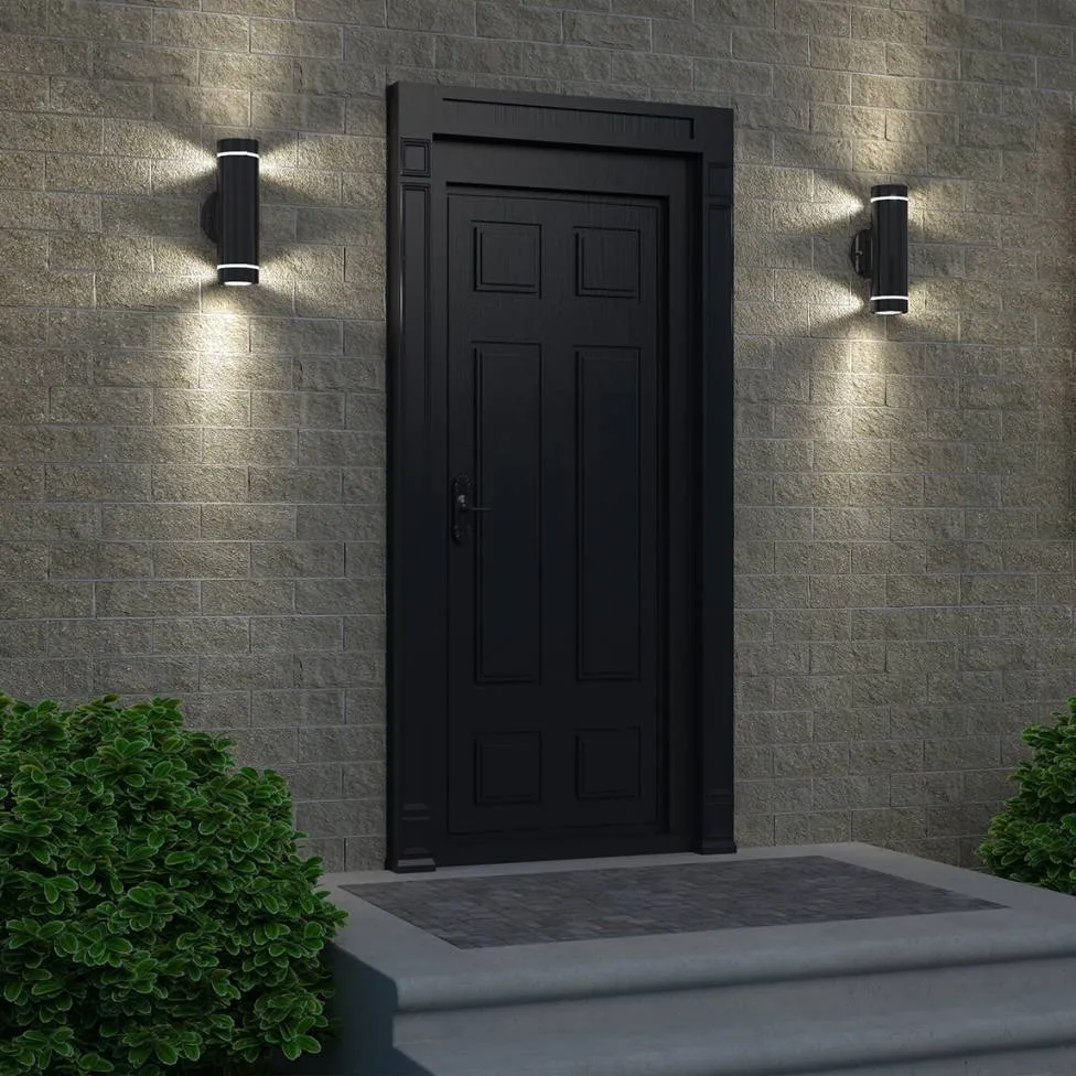 C7 Black Outdoor Wall Light