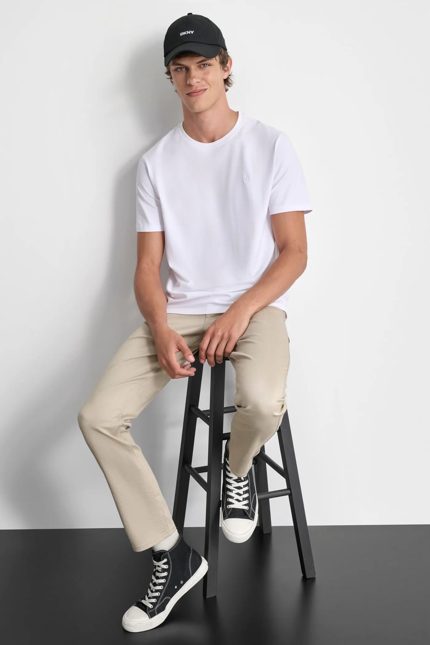 ESSENTIAL TEE