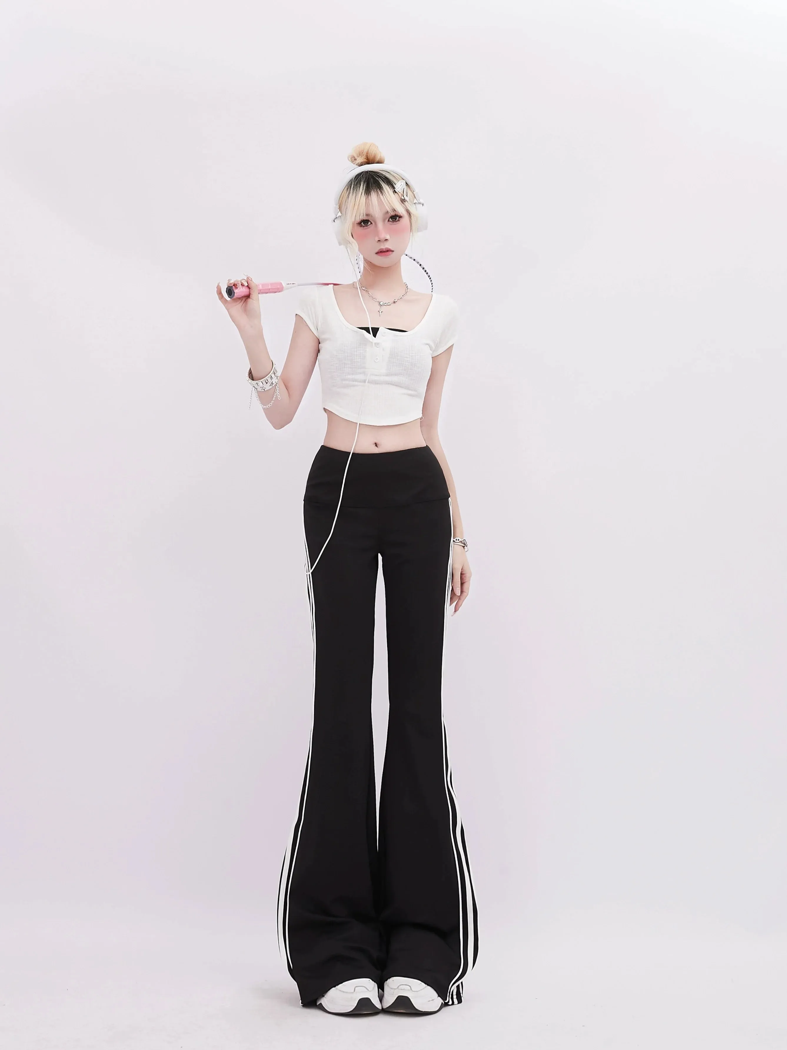 Side Slim Stripe Flared Pants Mode